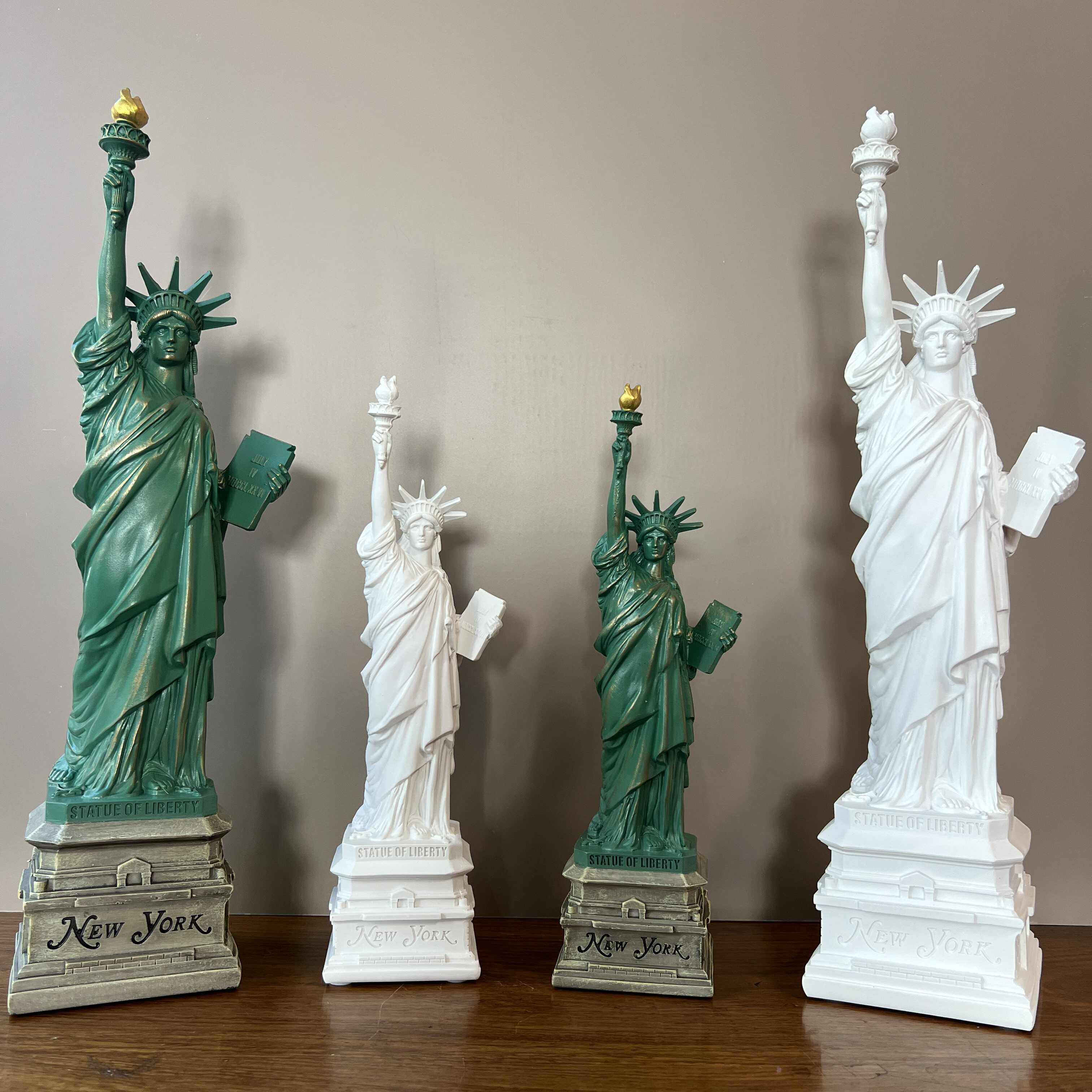 Home Decor New York - YuryFvna Statue of Liberty Model Desk